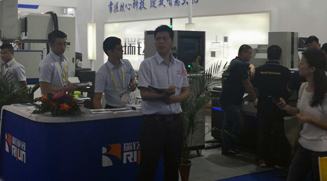 現(xiàn)場2.jpg 現(xiàn)場2.jpg